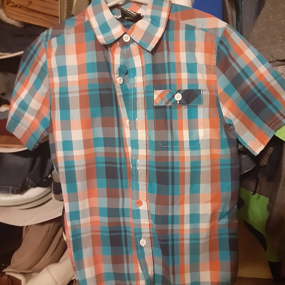 Boys size 6 button up short sleeves - Picture 5 of 5